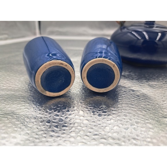 Vintage Cobalt Blue Ceramic Tea Set- Teapot- Woven Wicker Handle- 2 Cups. (B7) - Picture 6 of 9